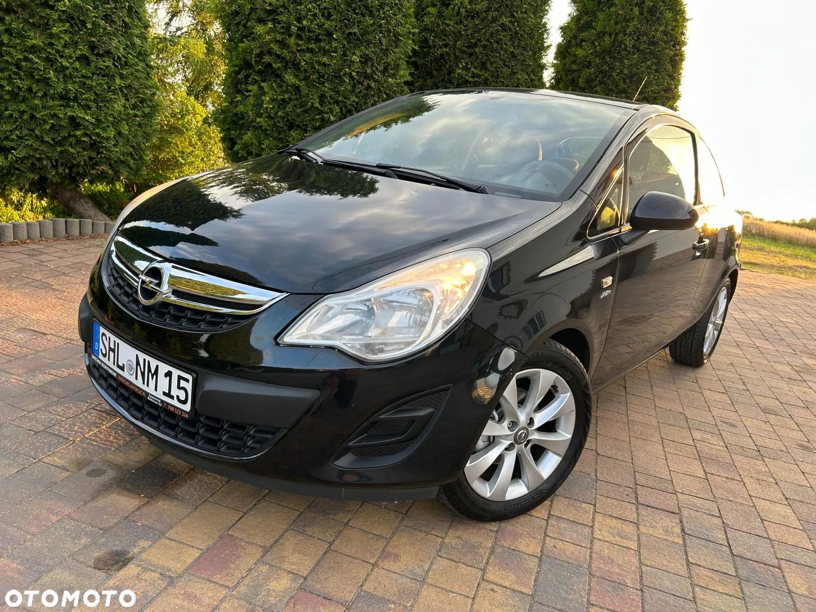 Opel Corsa 1.4 16V Active - 1