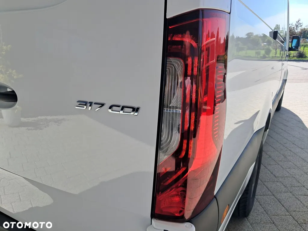 Mercedes-Benz Sprinter - 11