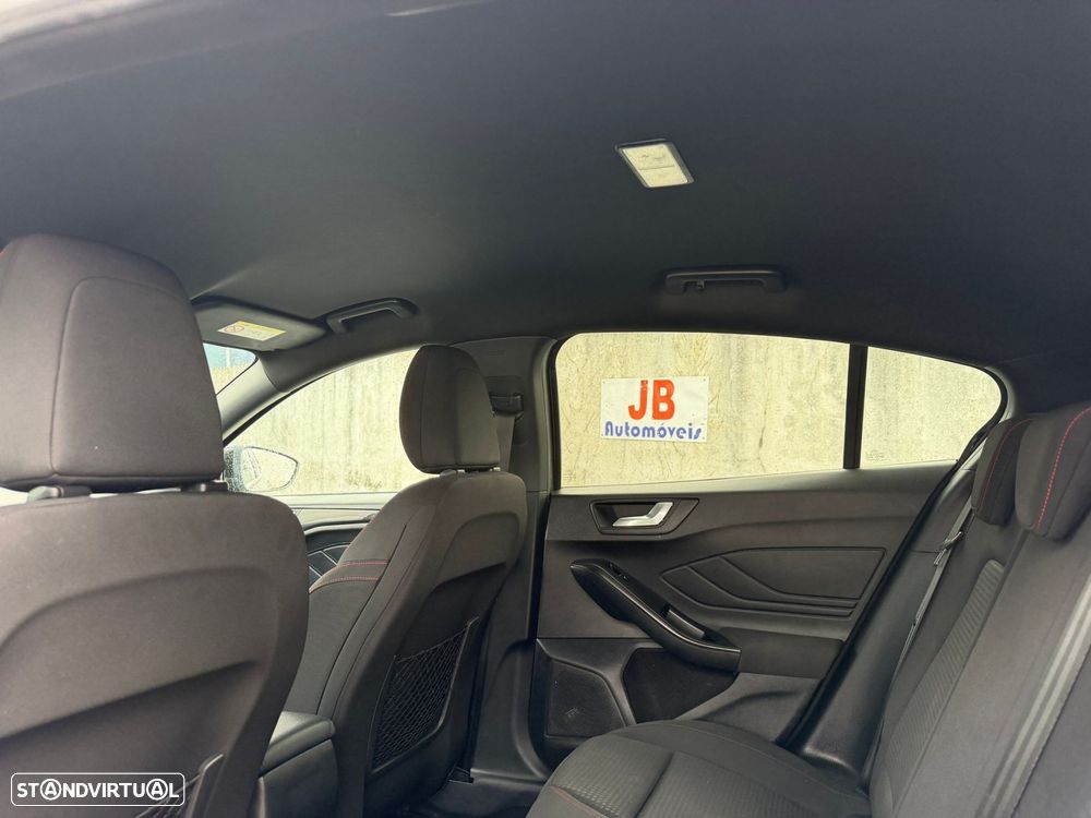 Ford Focus 1.0 EcoBoost Hybrid ST-LINE - 13