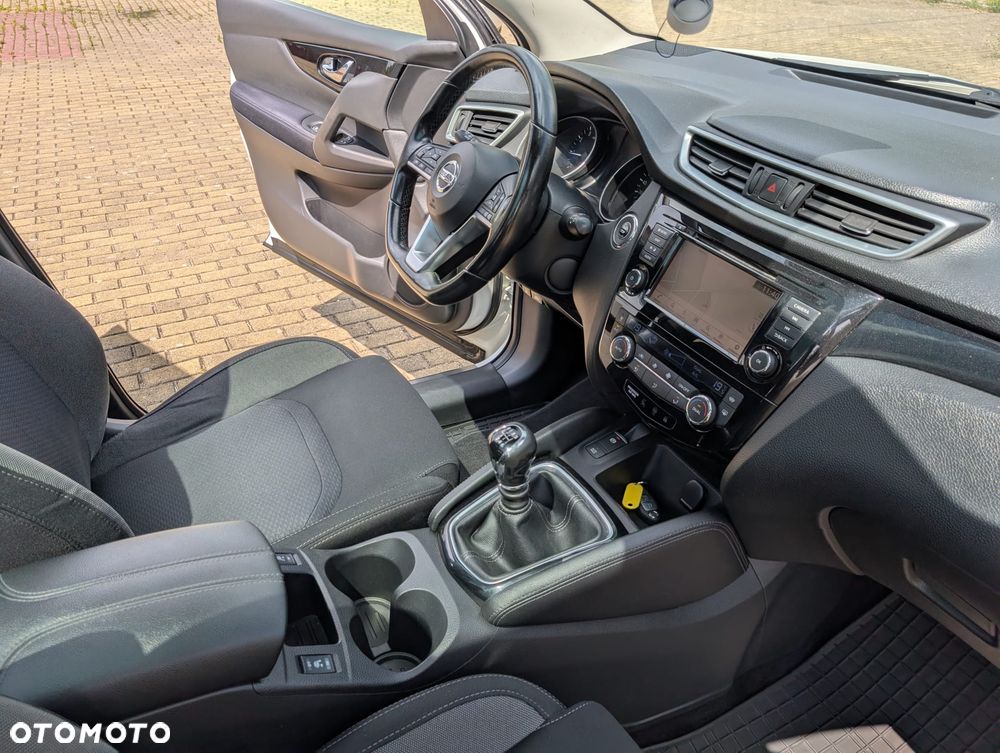 Nissan Qashqai 1.3 DIG-T N-Connecta - 34