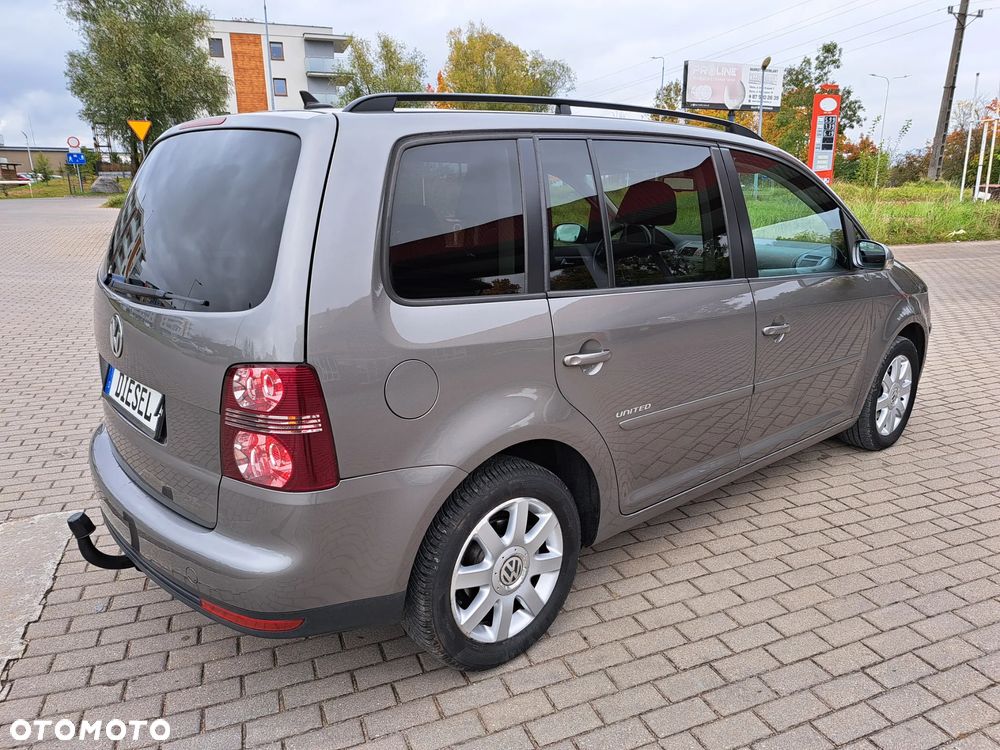 Volkswagen Touran - 6