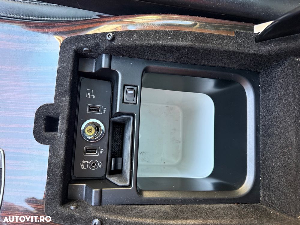 Land Rover Range Rover Vogue - 31