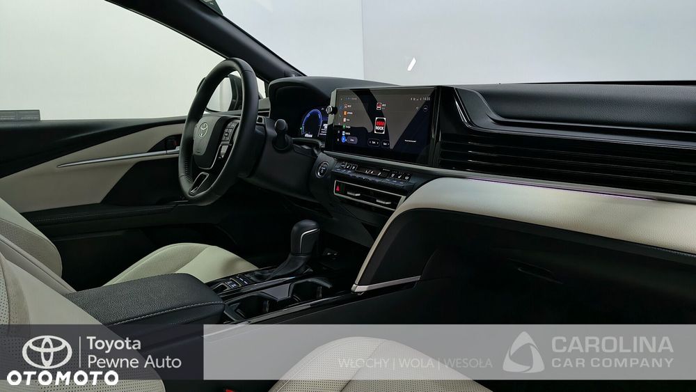 Toyota Camry - 10
