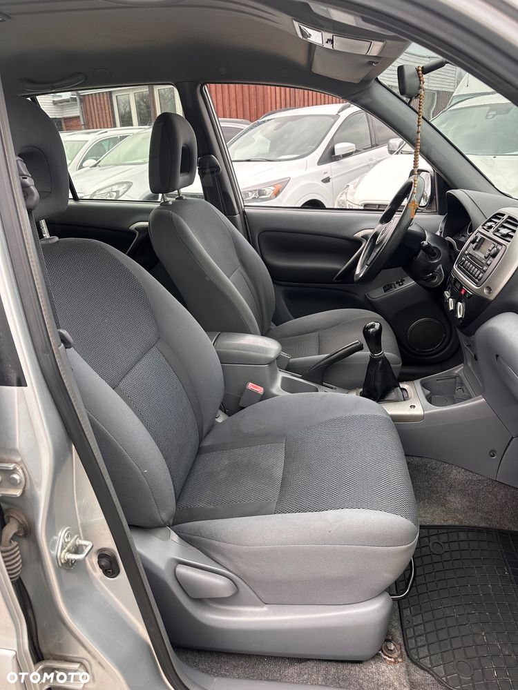 Toyota RAV4 2.0 D-4D 4x4 - 6