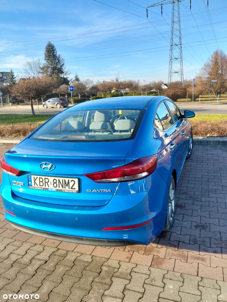 Hyundai Elantra 1.6 Comfort - 4