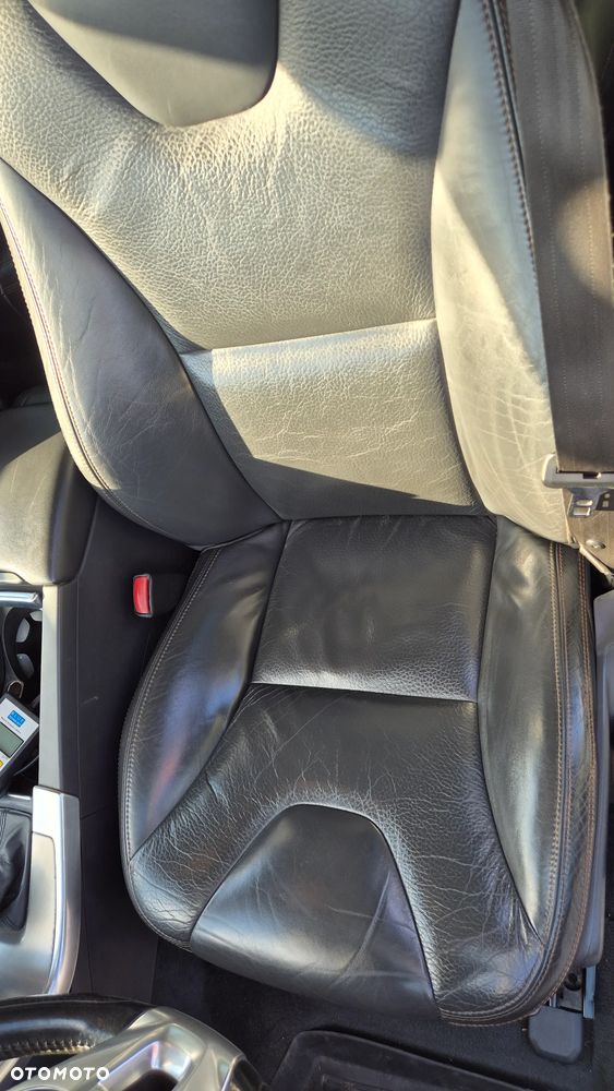 Volvo XC 60 D4 Geartronic RDesign - 16