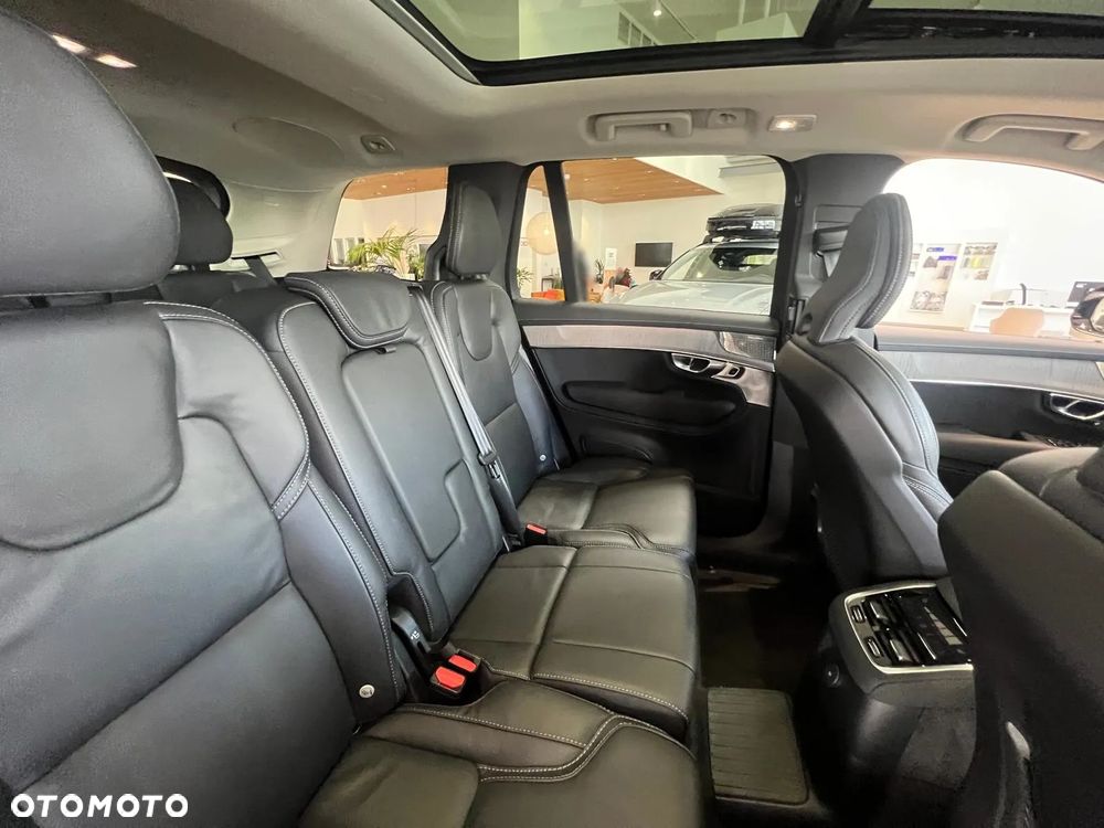 Volvo XC 90 T8 AWD Plug-In Hybrid Ultra Dark 7os - 26