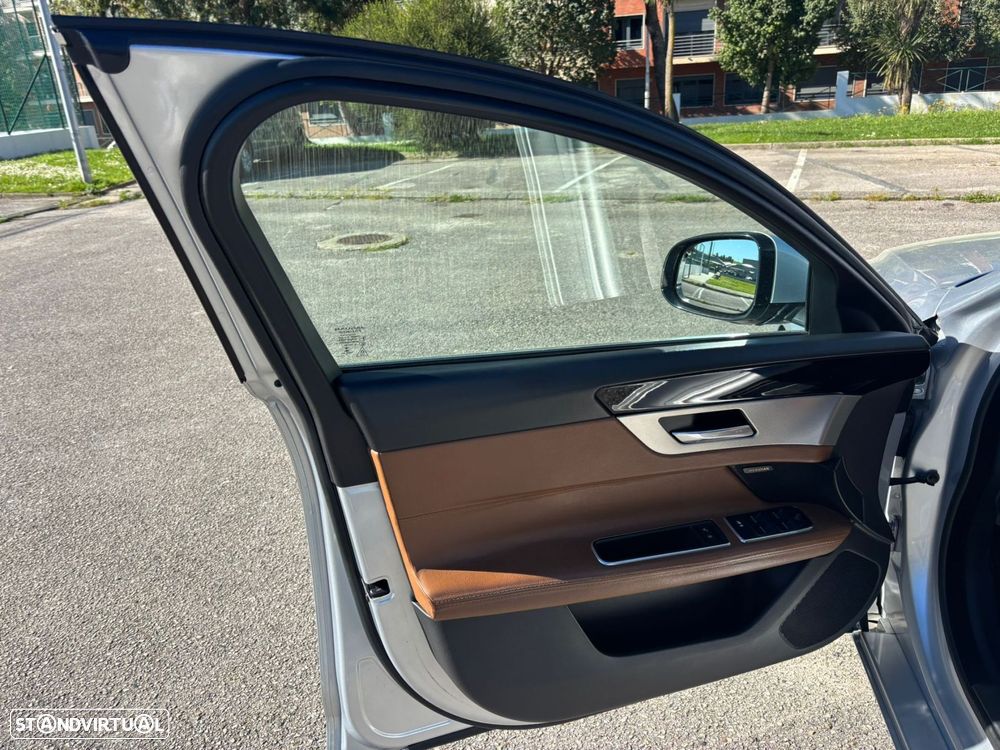 Jaguar XF 2.0 D Prestige Aut. - 17