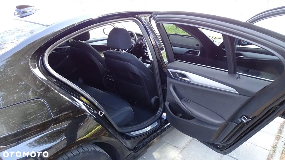 BMW Seria 5 520d xDrive Business Edition - 18
