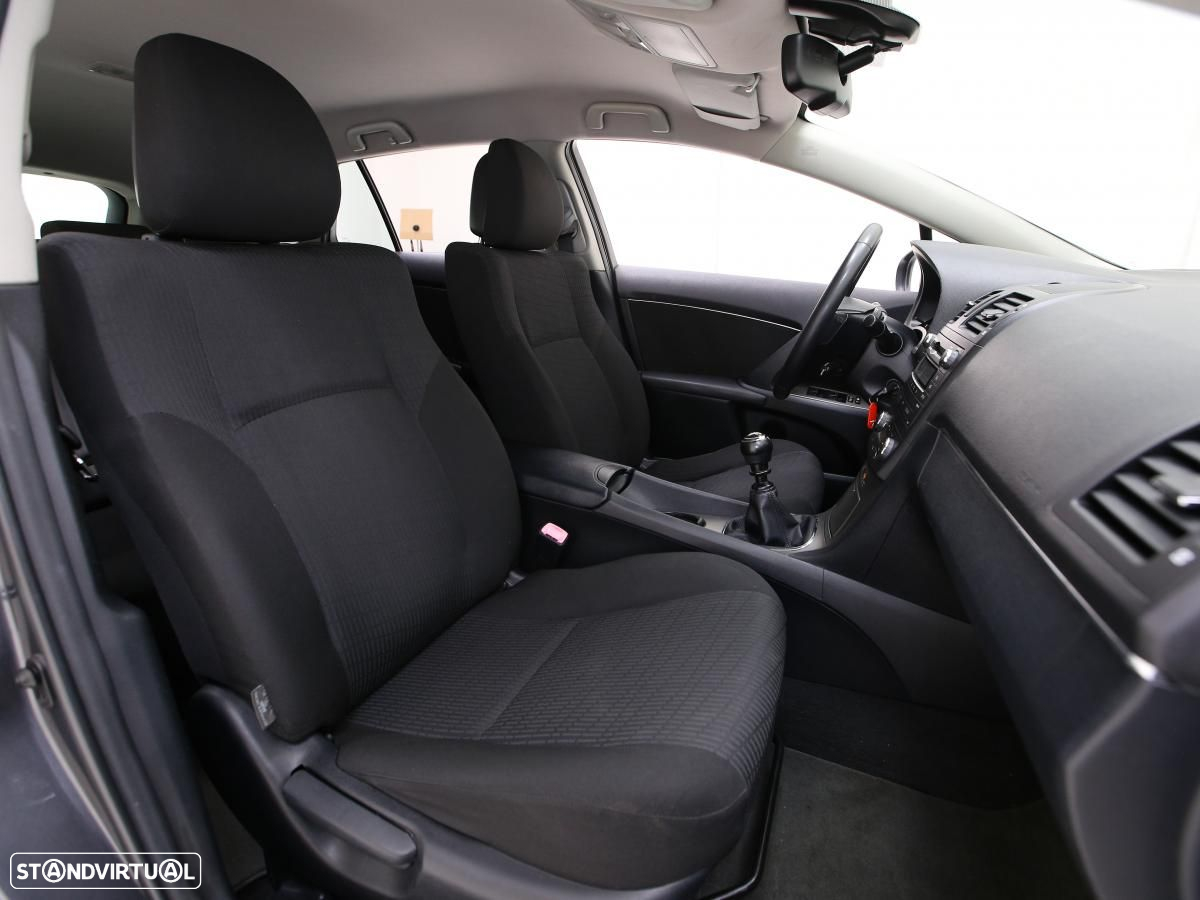 Toyota Avensis SW - 12