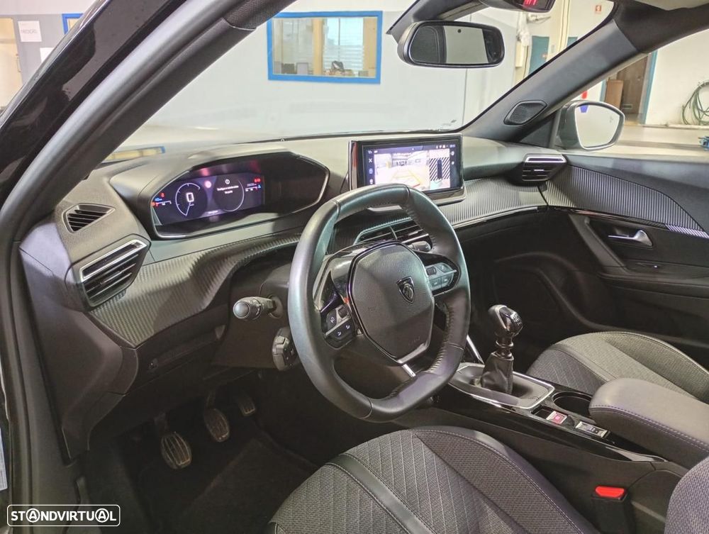 Peugeot 2008 1.2 PureTech Allure - 8