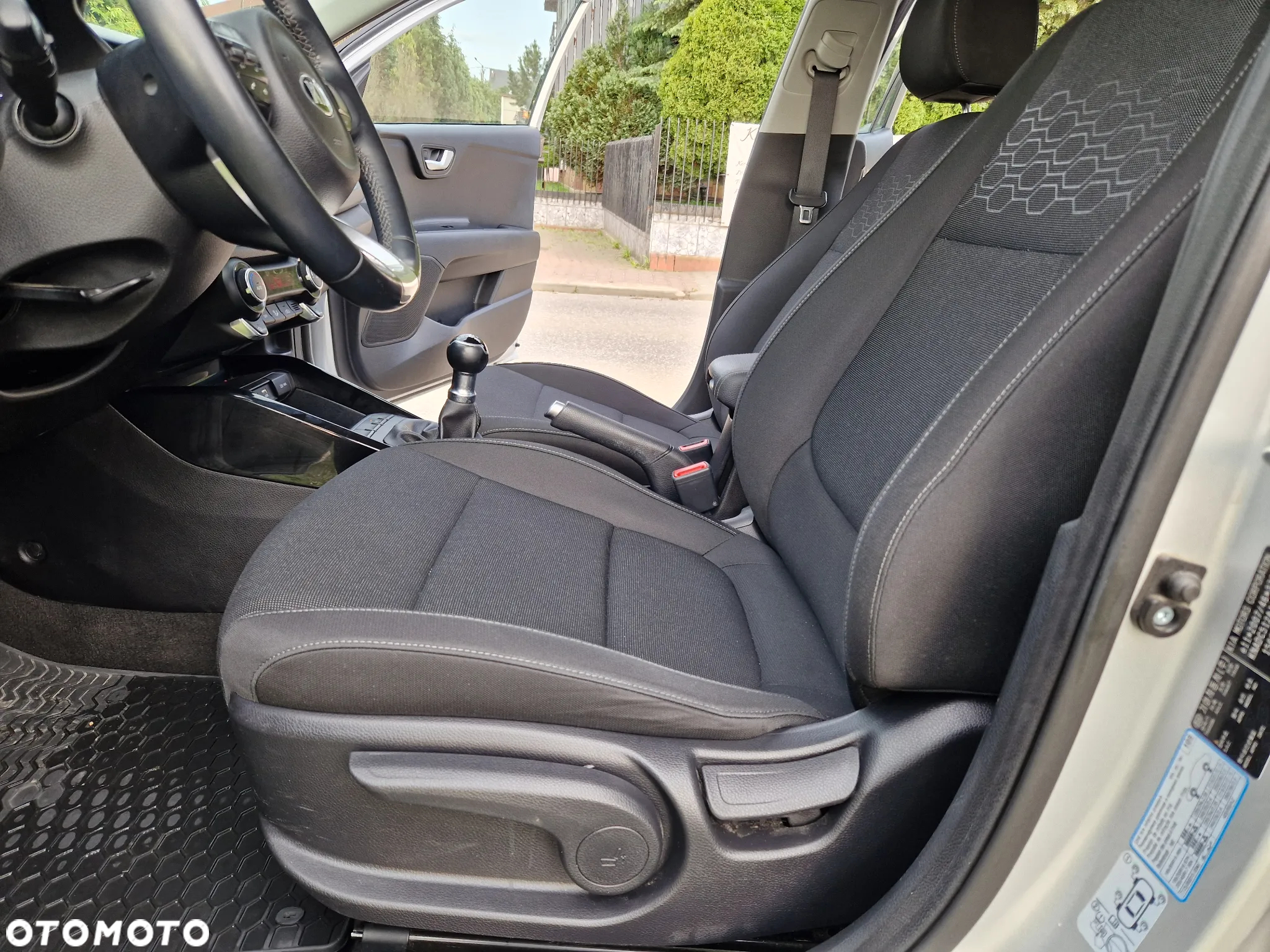 Kia Rio 1.2 XL - 24
