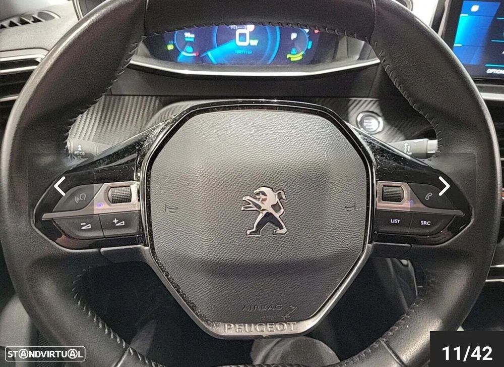Peugeot e-2008 Allure - 13