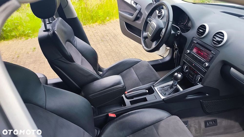 Audi A3 Sportback 2.0 TDI DPF S tronic S line Sportpaket (plus) - 17