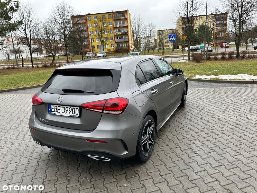 Mercedes-Benz Klasa A 250 E AMG Line 8G-DCT - 3