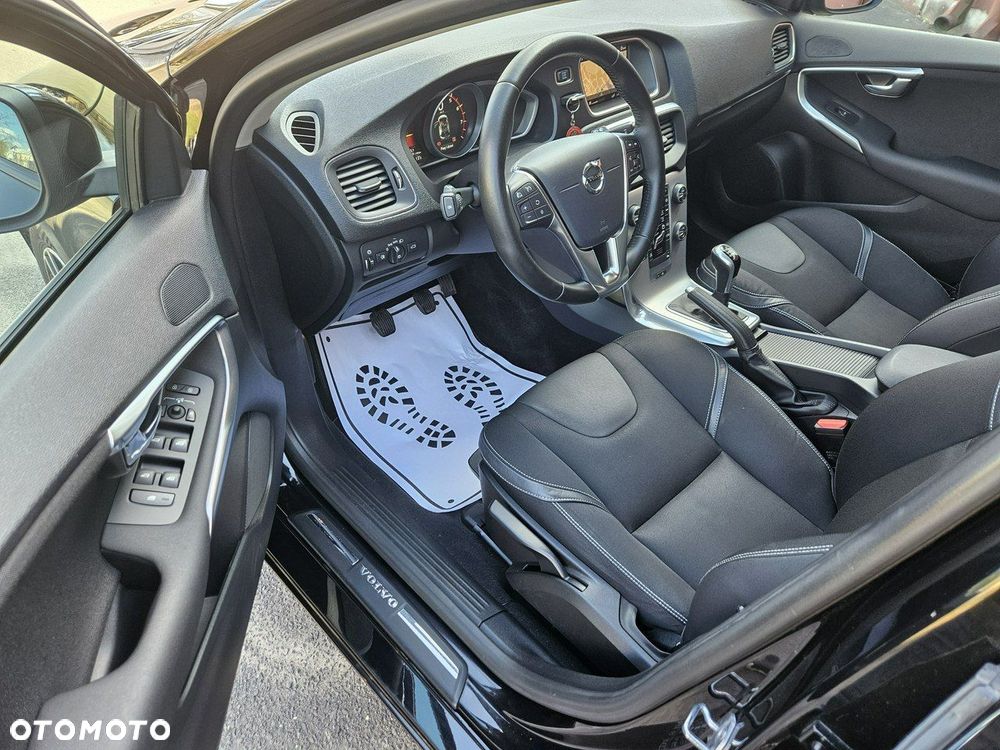 Volvo V40 T2 Drive-E Momentum - 10