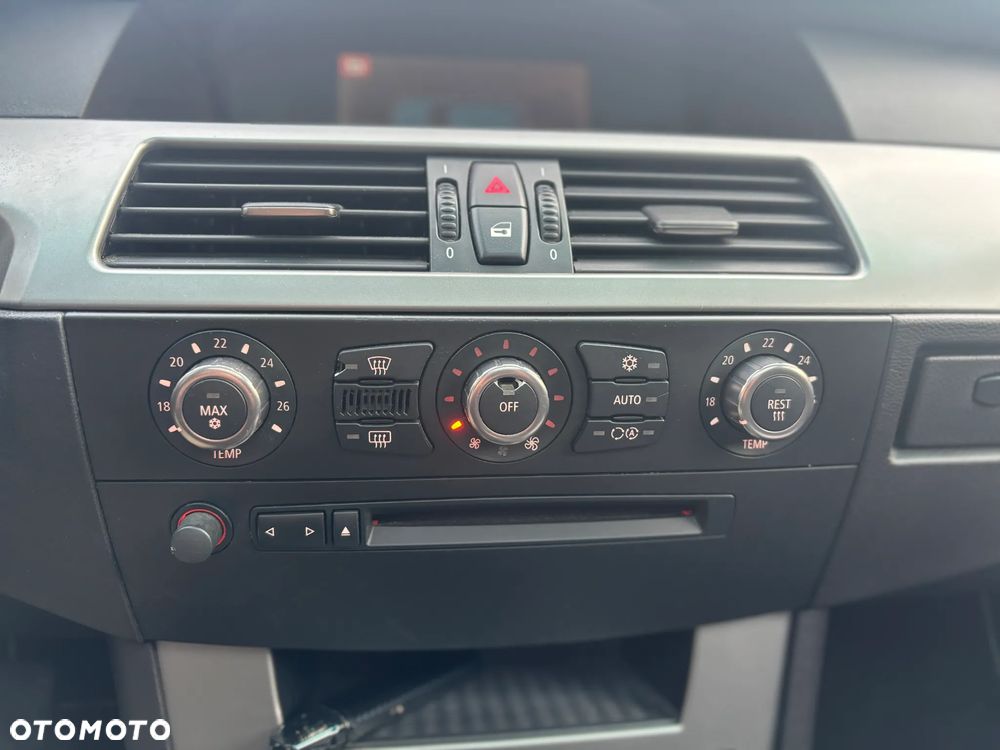 BMW Seria 5 523i - 12