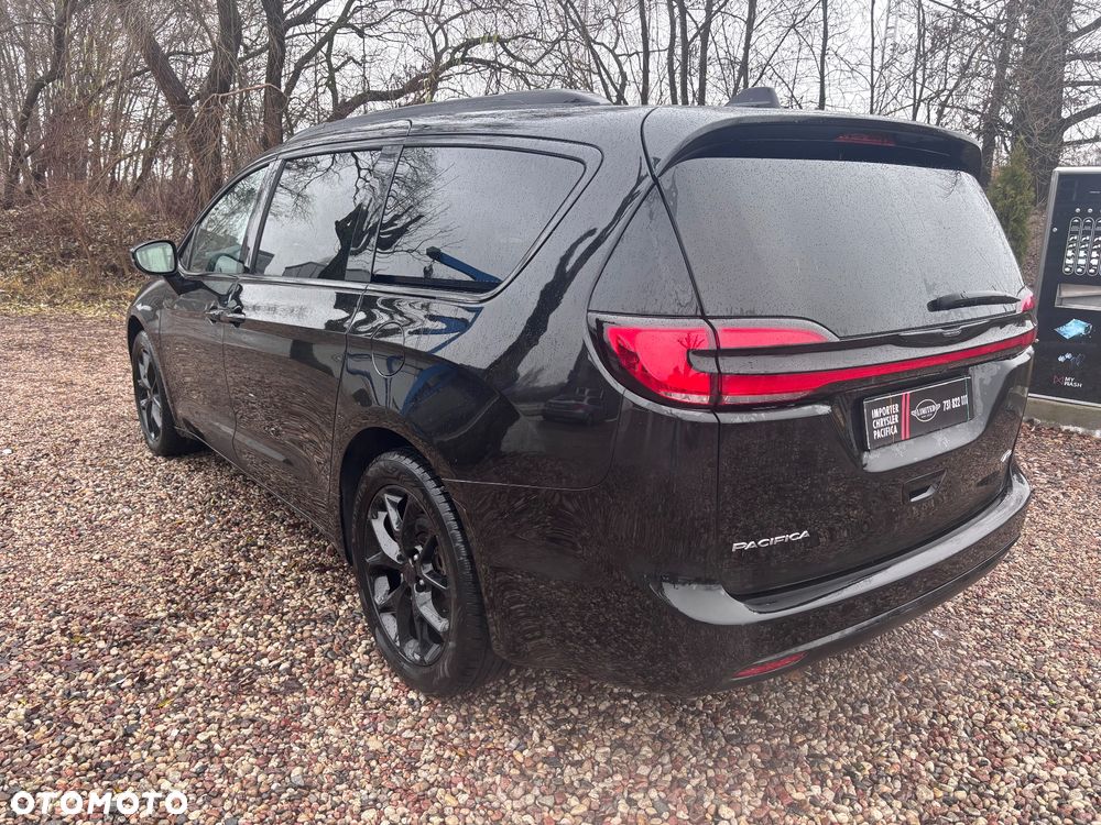 Chrysler Pacifica - 8