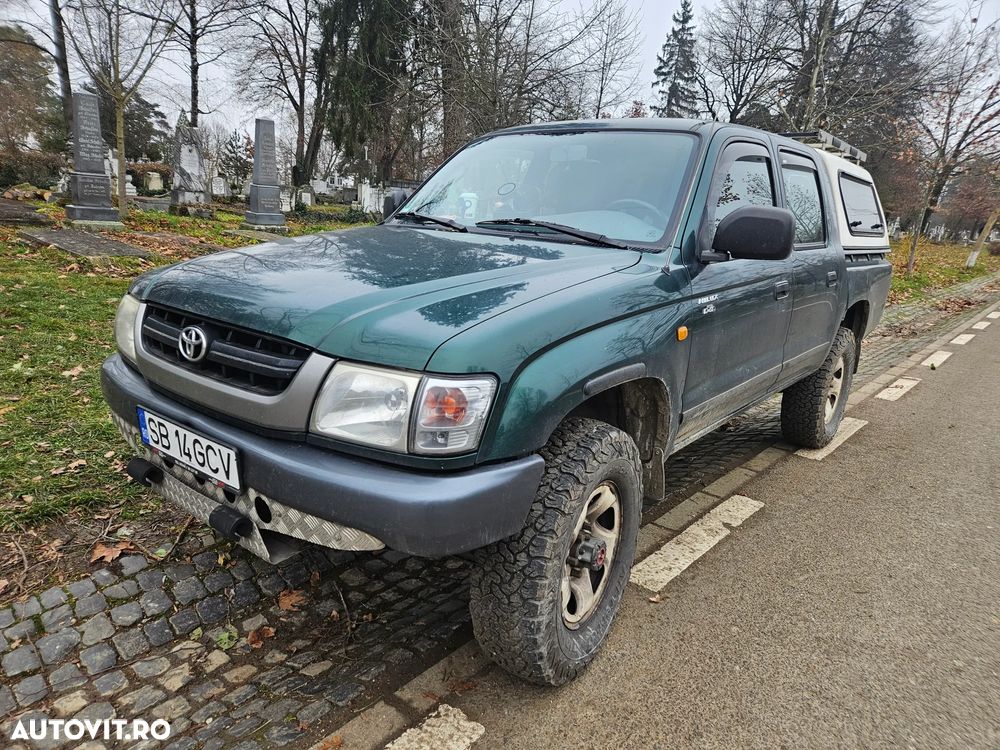 Toyota Hilux 4x4 Double Cab - 1