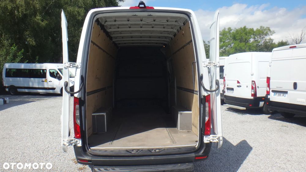 Mercedes-Benz Sprinter - 8