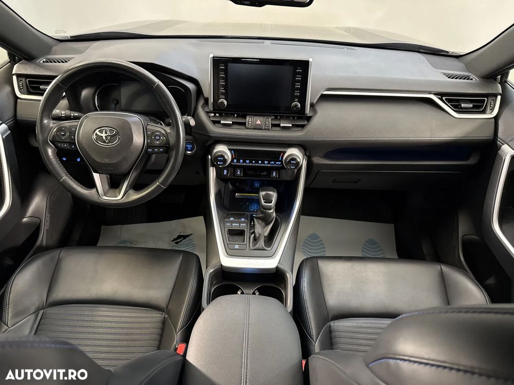 Toyota RAV4 - 10