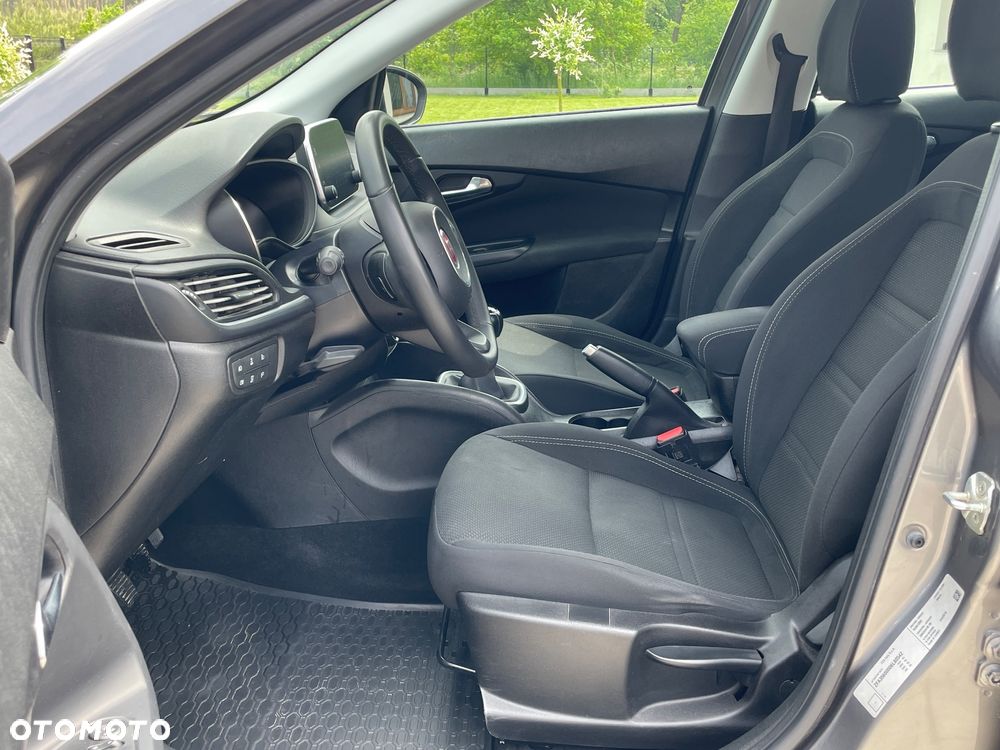Fiat Tipo 1.4 16V Lounge EU6d - 9