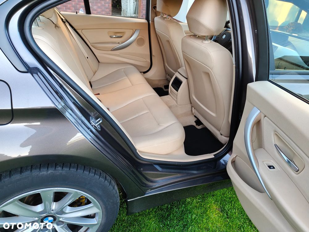 BMW Seria 3 316d - 17