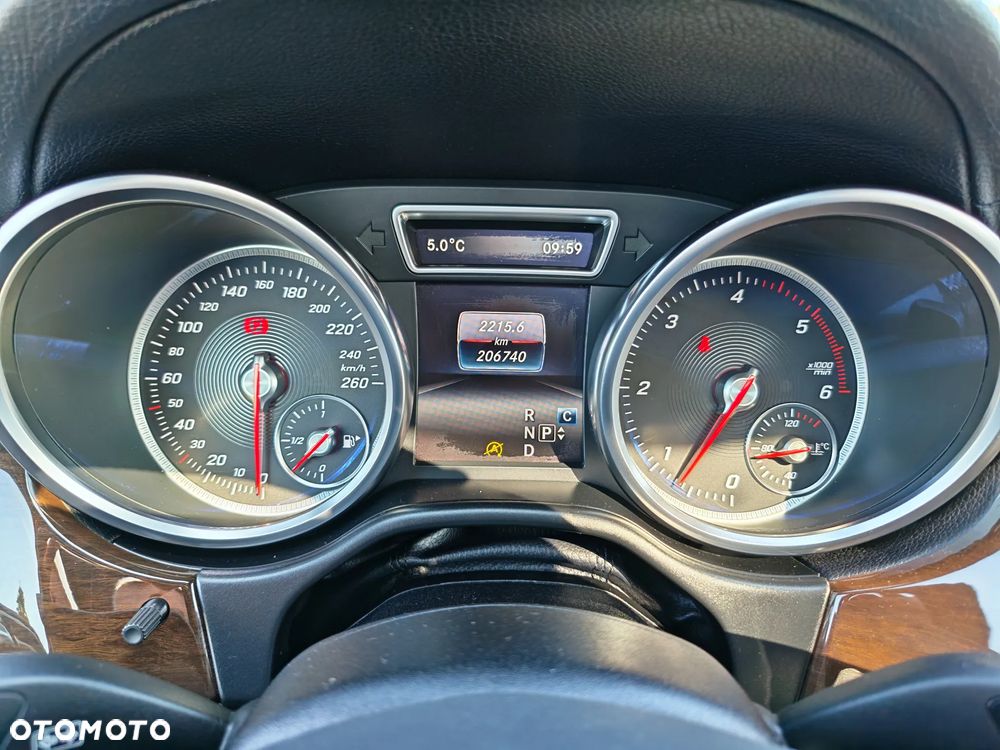 Mercedes-Benz GLS - 17
