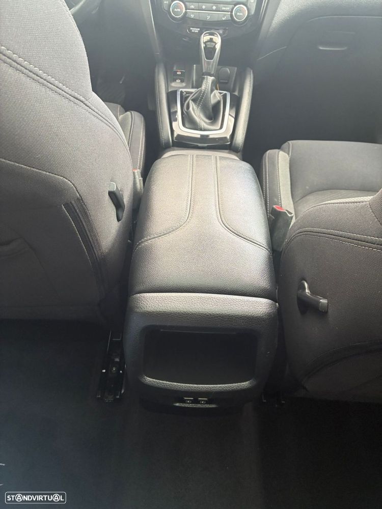 Nissan Qashqai 1.5 dCi N-Connecta DCT - 25