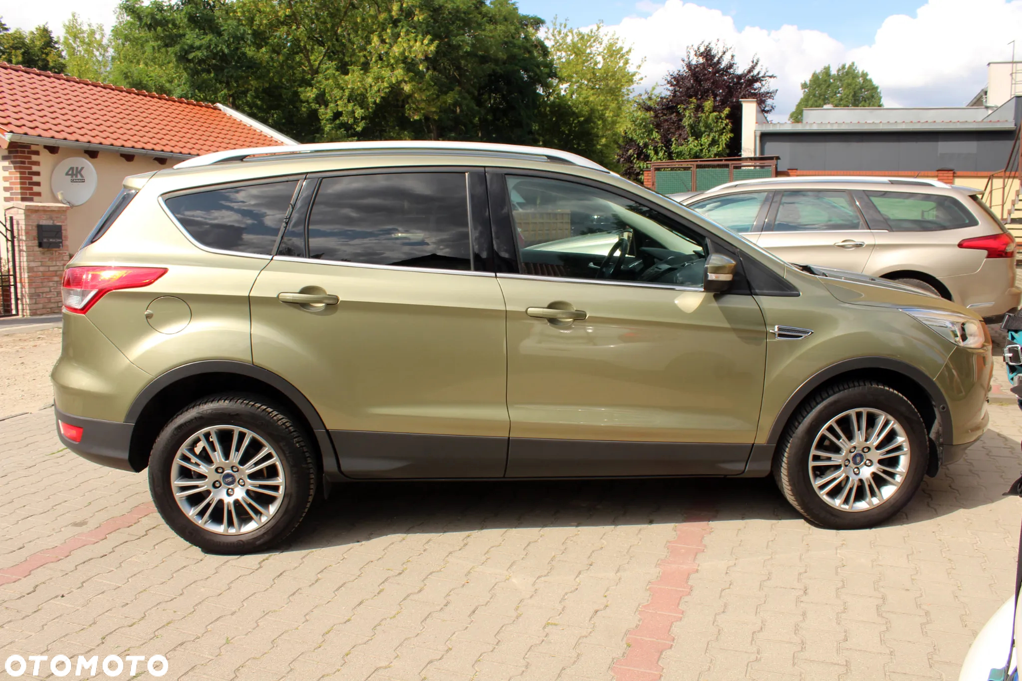 Ford Kuga 1.6 EcoBoost 2x4 Titanium - 2