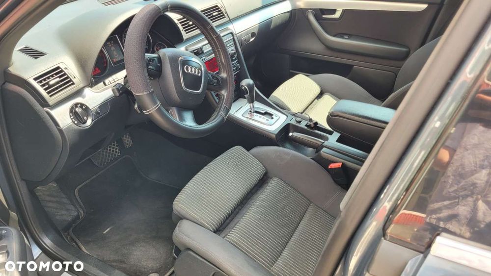 Audi A4 Avant - 11