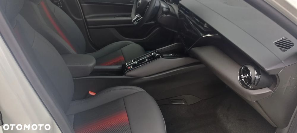 Alfa Romeo Junior 1.2 mHEV Ti eDCT - 8