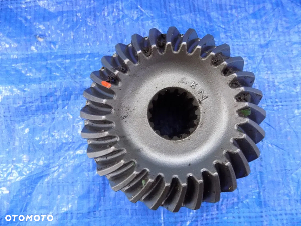 wałek koło zębate napędu pompy john deere 6300 6100 6200 6400