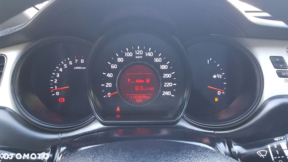 Kia Ceed - 8