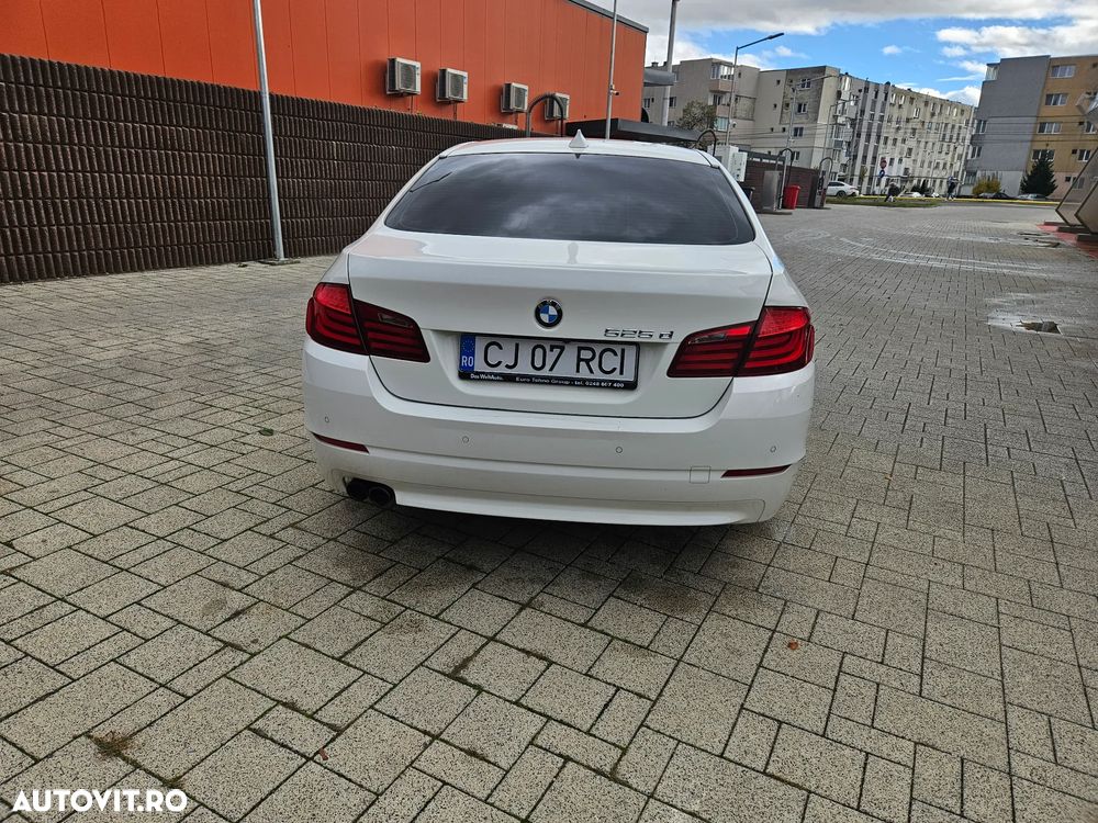 BMW Seria 5 525d xDrive - 6