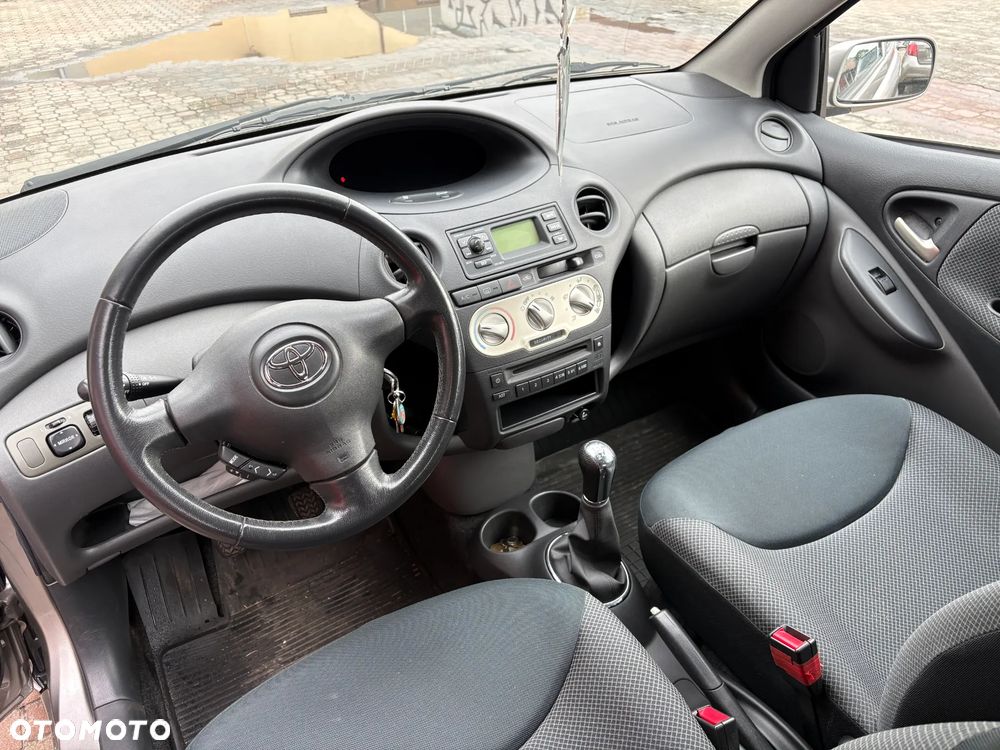 Toyota Yaris 1.0 Luna - 8