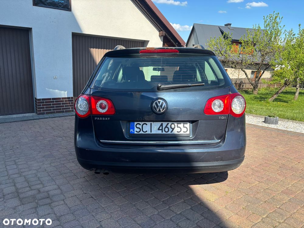 Volkswagen Passat 1.9 TDI Comfortline - 7