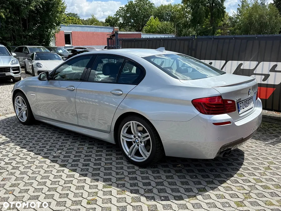BMW Seria 5 528i xDrive - 9