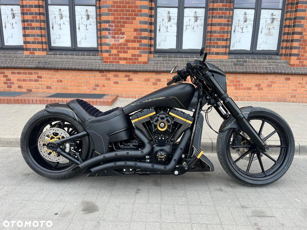 Harley-Davidson Softail Breakout - 1