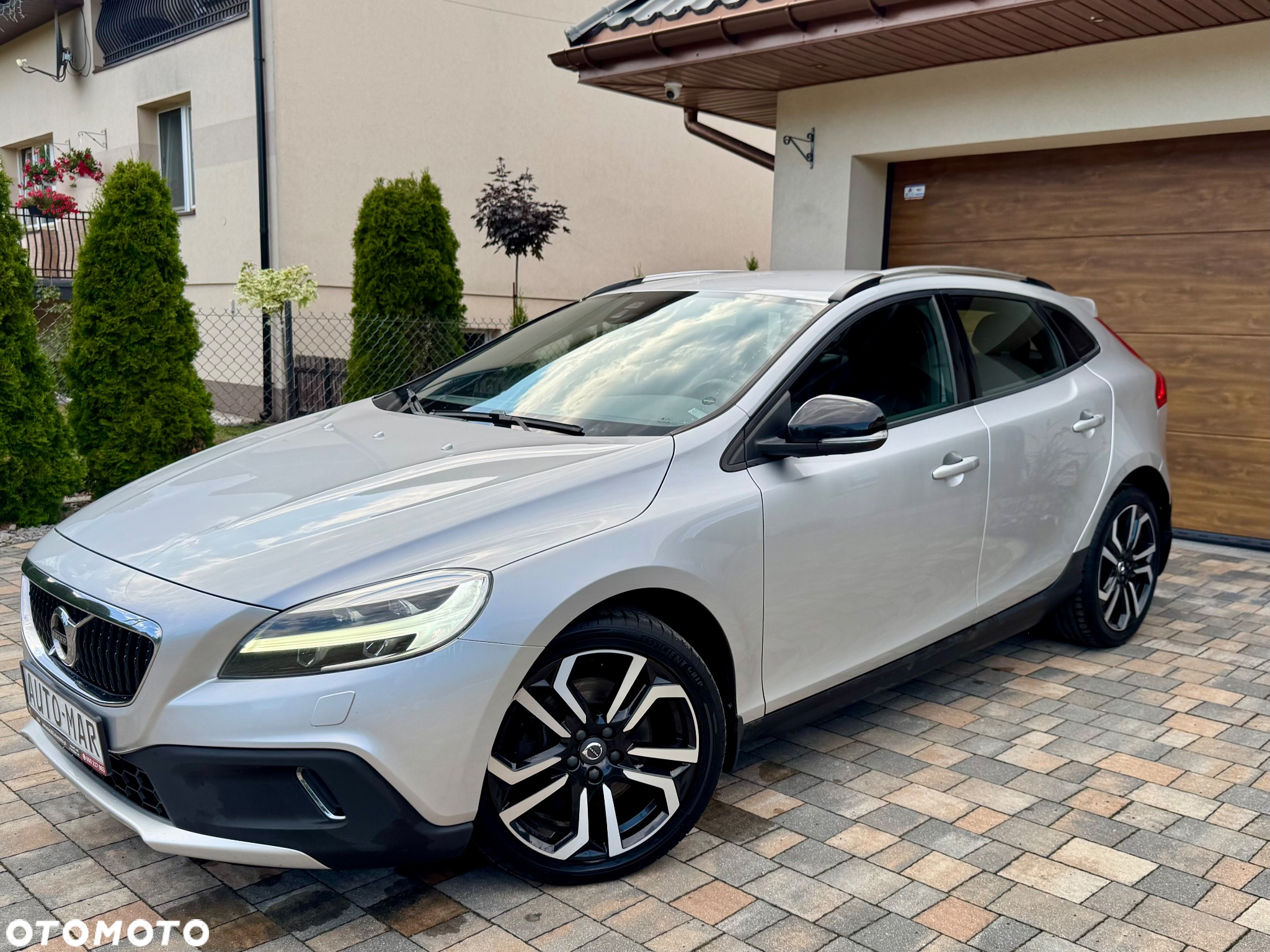 Volvo V40 Cross Country T3 Momentum - 39