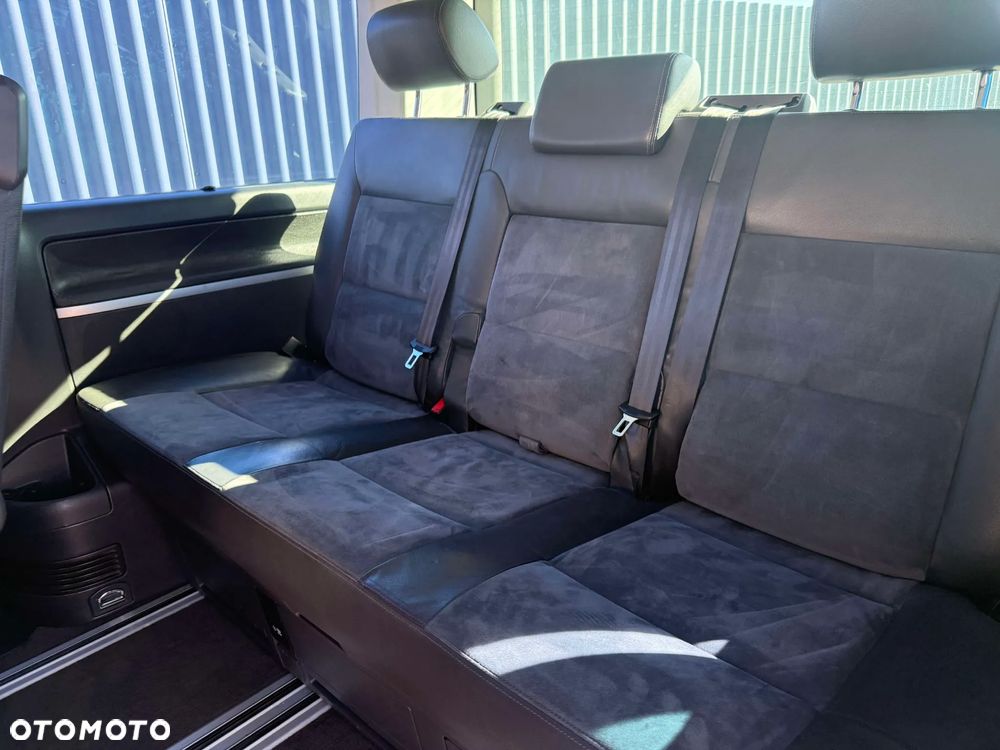 Volkswagen Multivan - 29