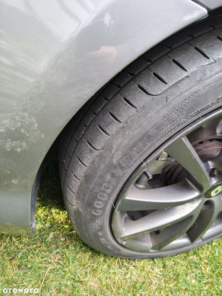 Renault Laguna V6 dCi 235 FAP GT - 13