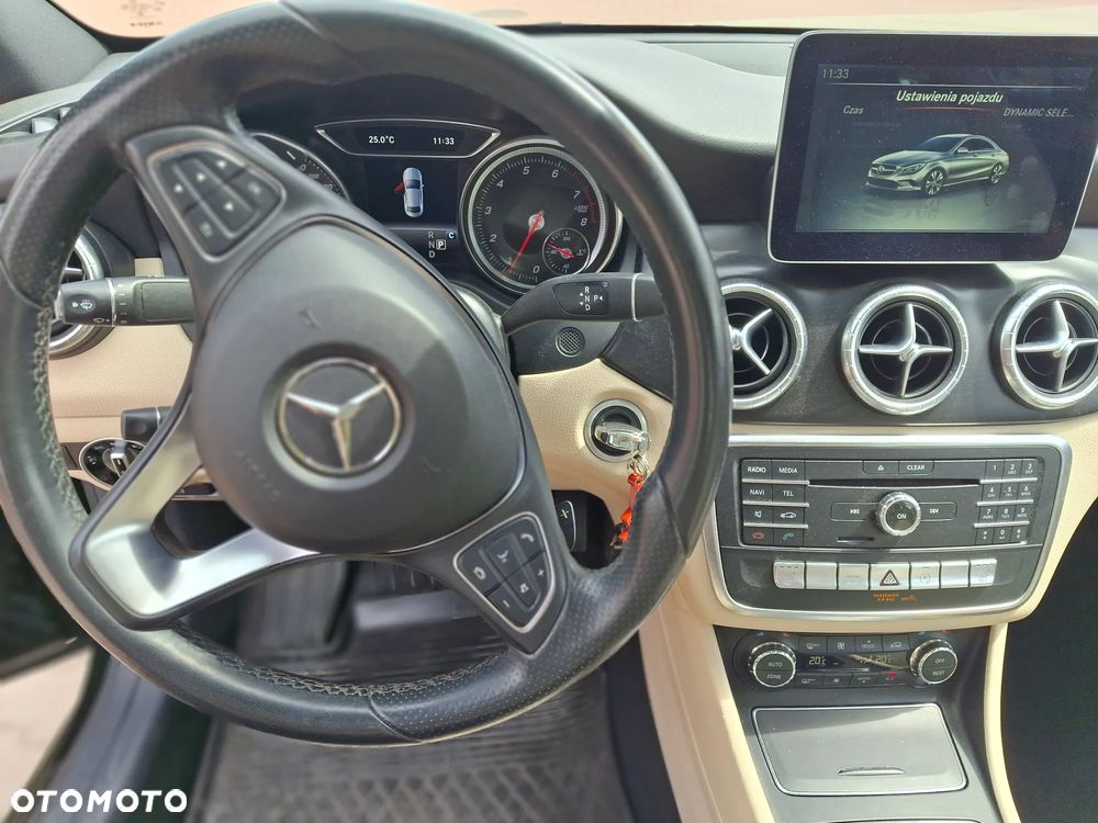 Mercedes-Benz CLA 250 4-Matic - 12