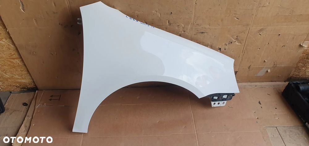 Błotnik prawy przód przedni prawy VW Golf V LB9A - 1