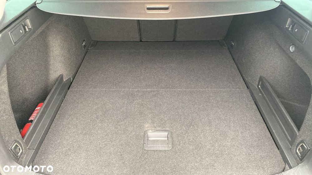 Volkswagen Passat - 13