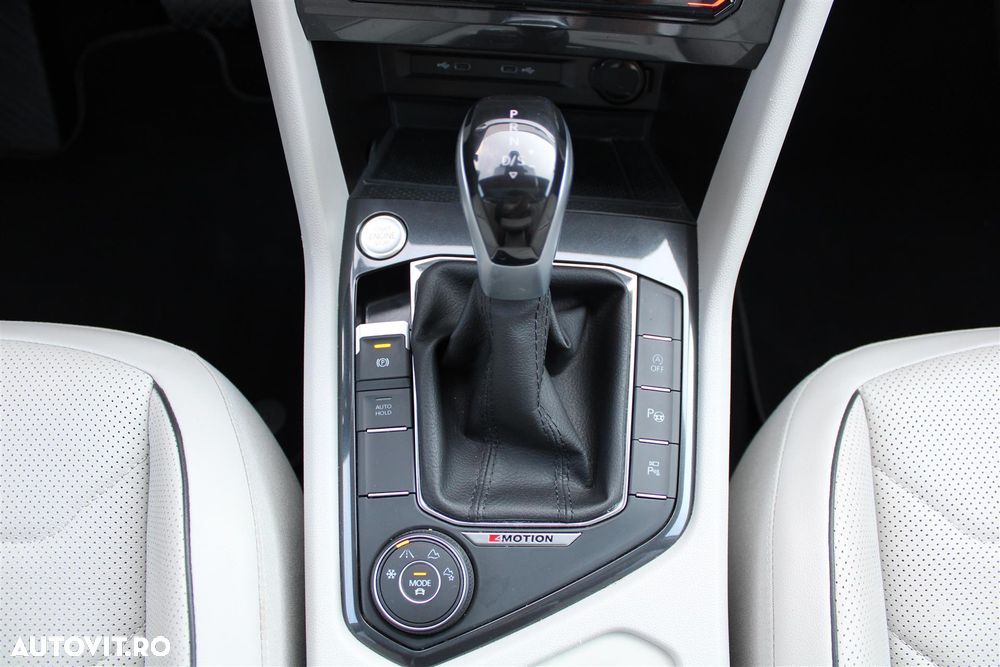 Volkswagen Tiguan - 24