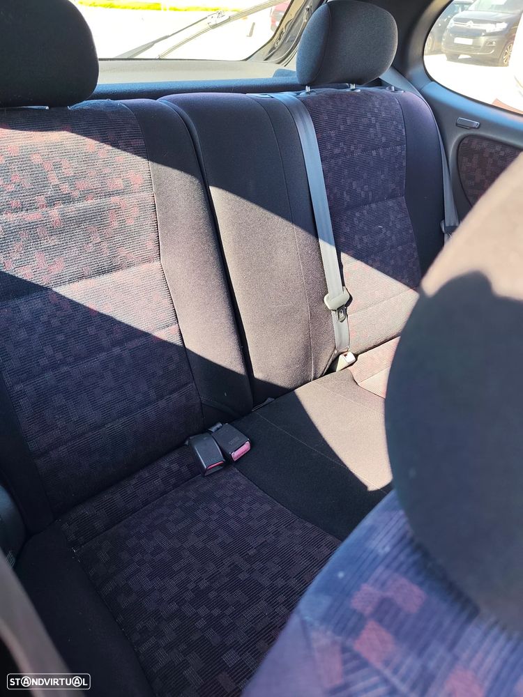 Toyota Corolla H/B 1.4 G6 AC - 15