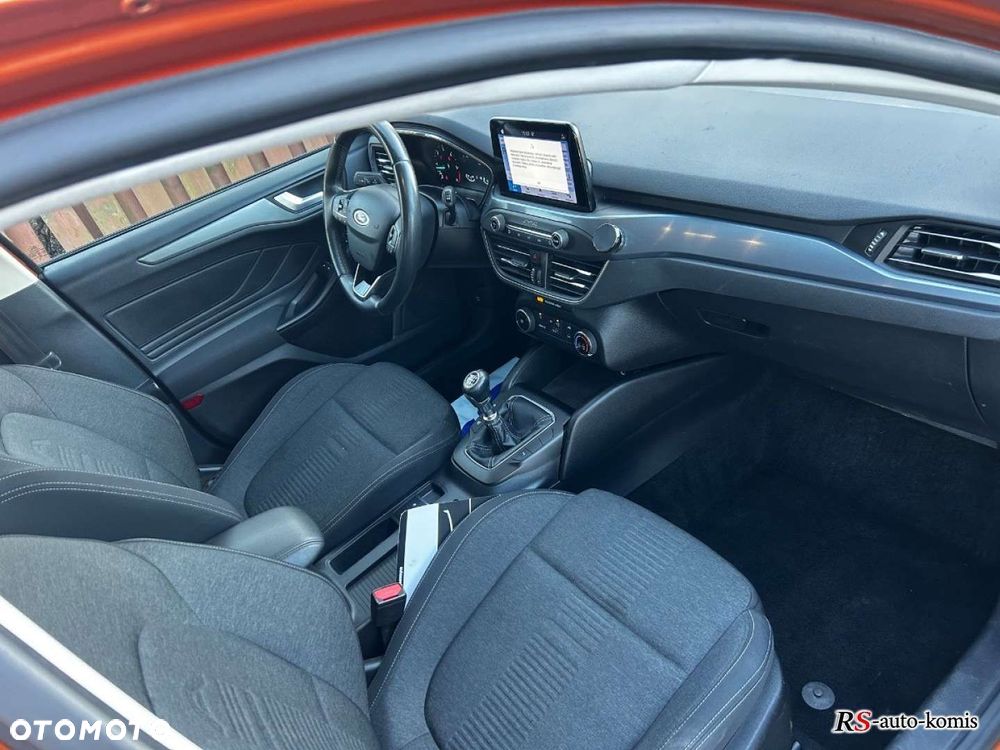 Ford Focus - 25