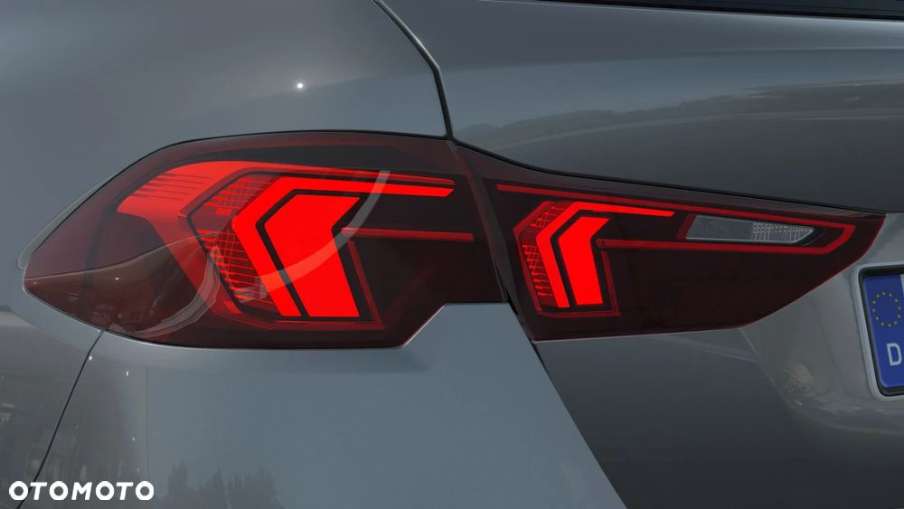 BMW Seria 1 120 mHEV - 10