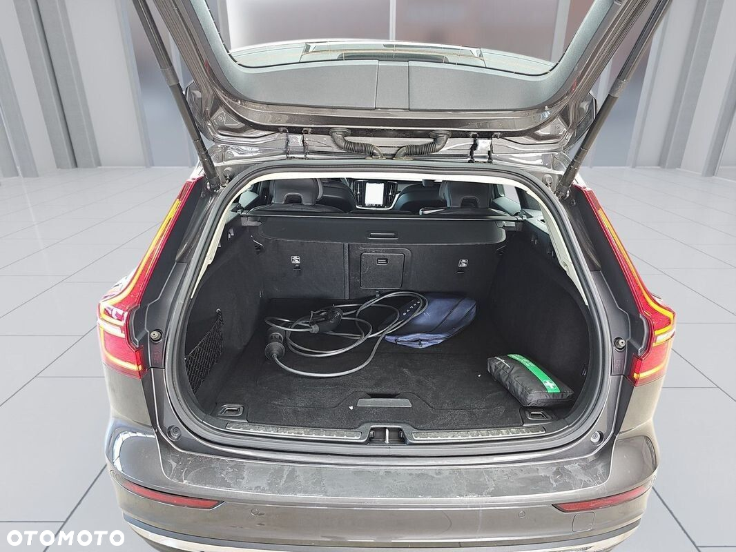 Volvo V60 T6 AWD Plug-In Hybrid Ultra Dark - 27
